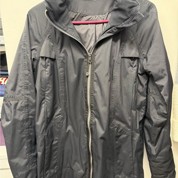 lululemon athletica Jackets & Blazers - Women's Black Hooded Rain Jacket